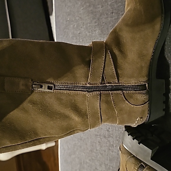 Coach Vallie sz 6 olive green boots suede - Picture 7 of 8